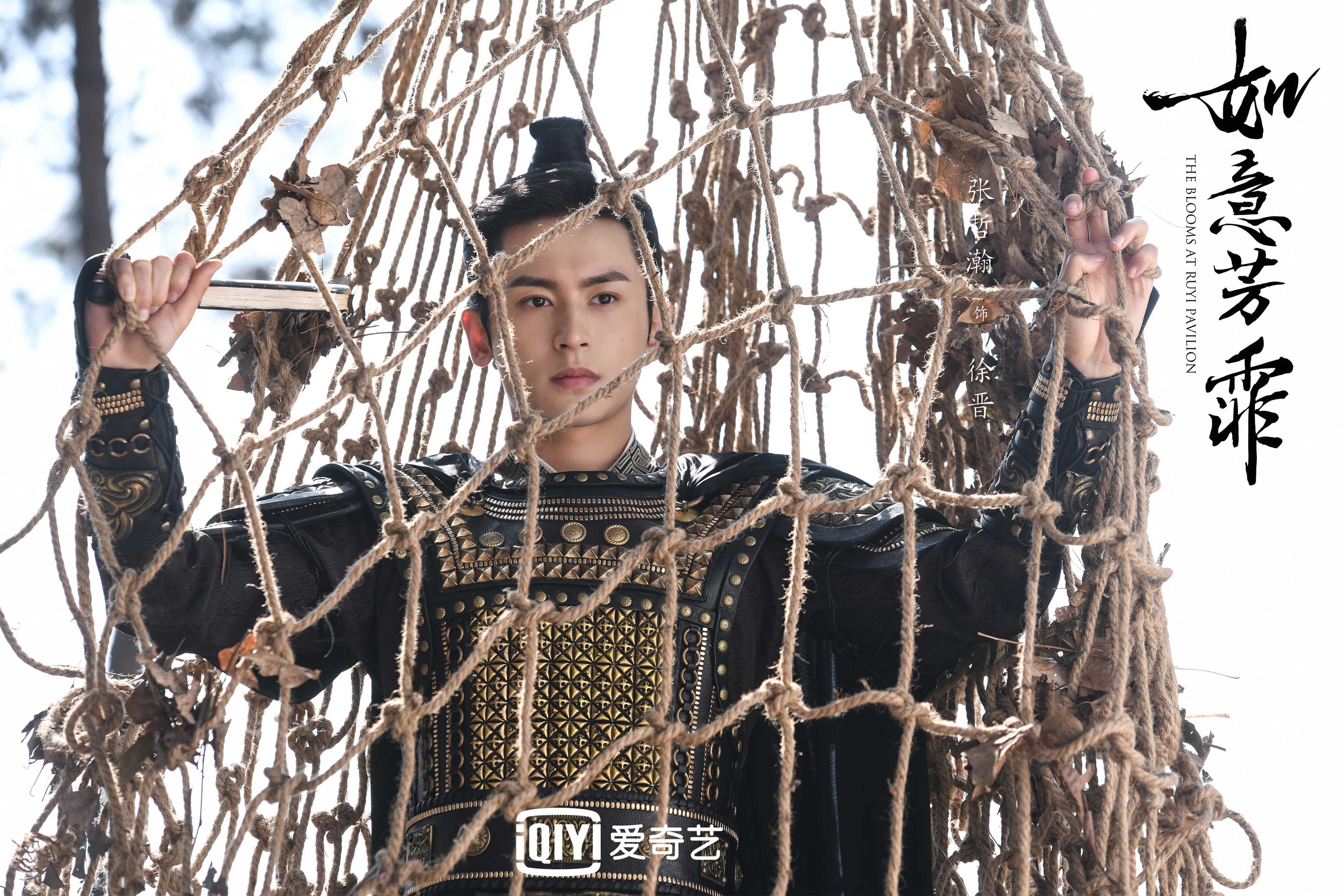 爱游戏中国官方网站平台-颁奖典礼！国内足球佳绩引人瞩目，足球联赛颁奖典礼