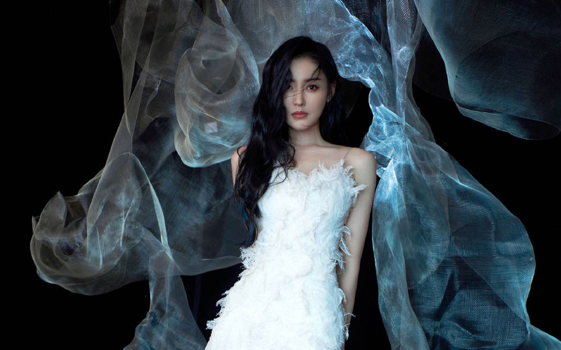 爱游戏app-传控型中场是否更适合面对高压对抗型对手，传控打法和防守反击